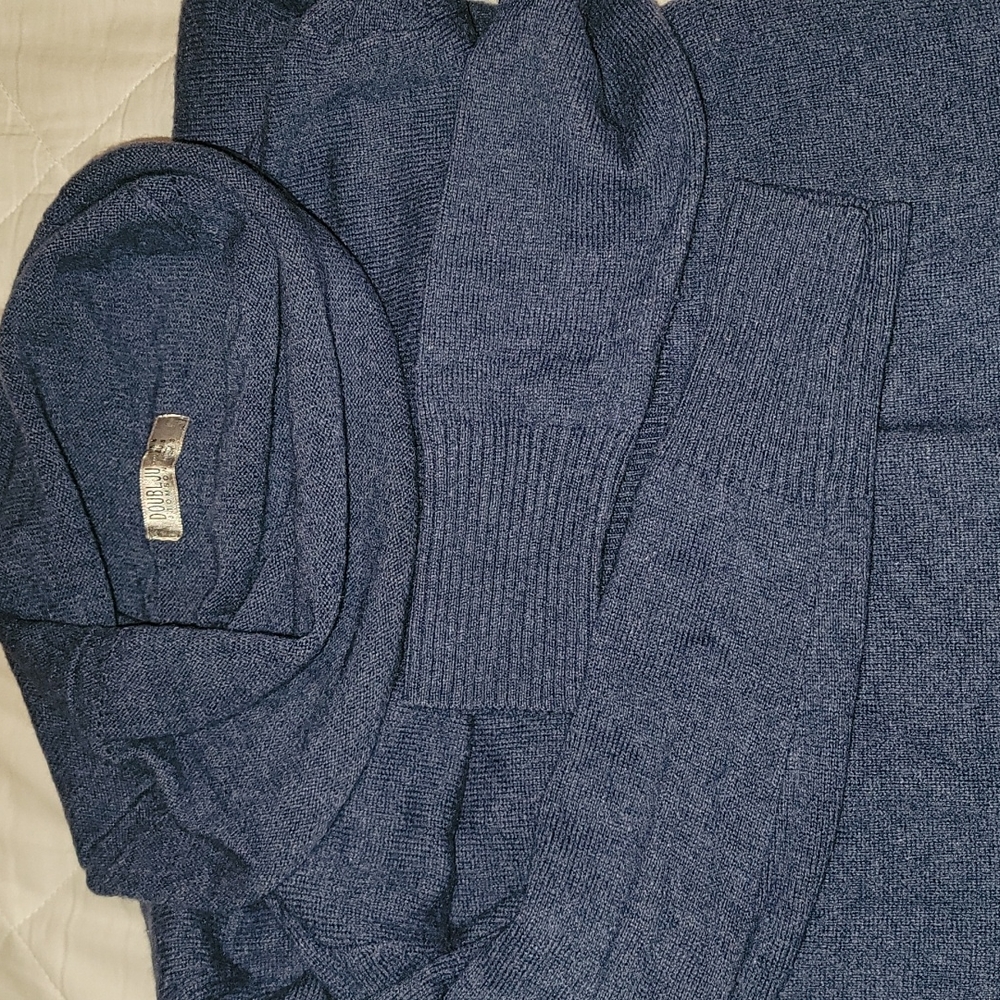 Sweater - Picture 16 of 16